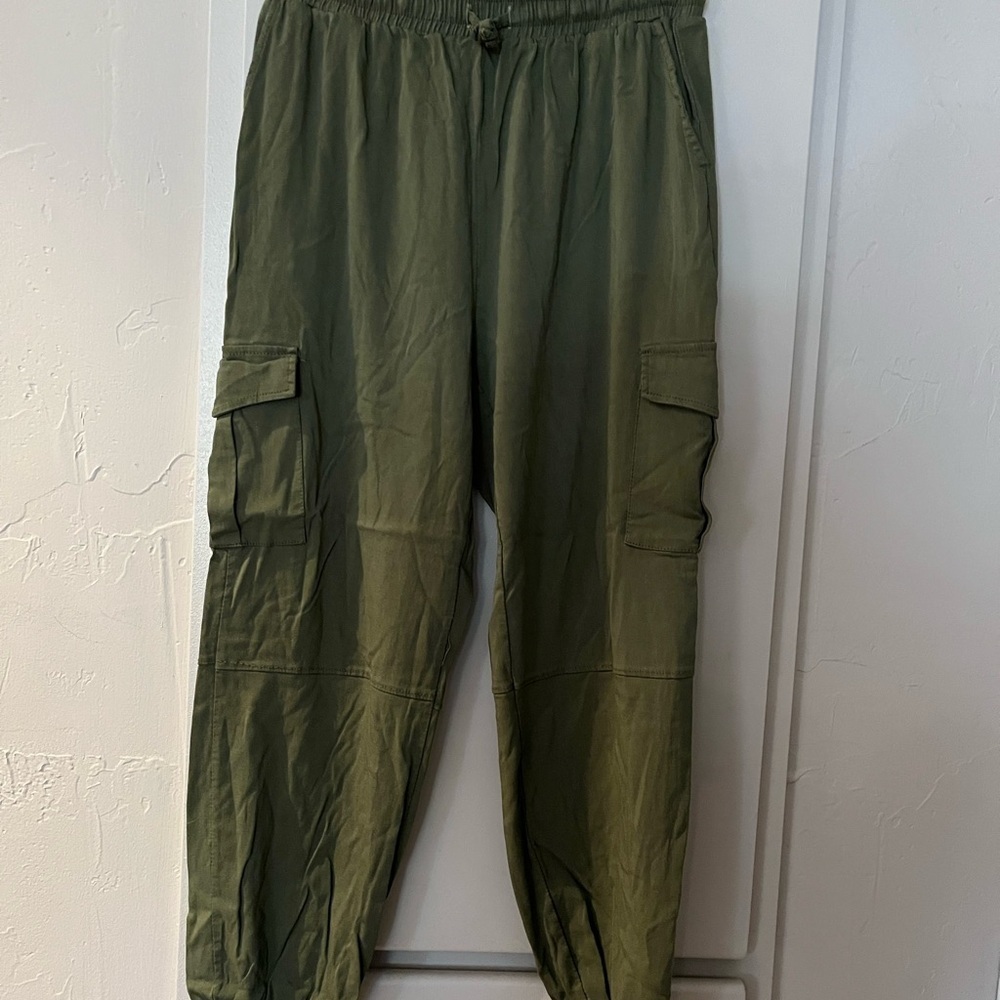 Cargo Pants - Picture 2 of 3